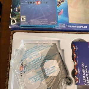 Nintendo Disney Infinity WiiU NEW platform base & game